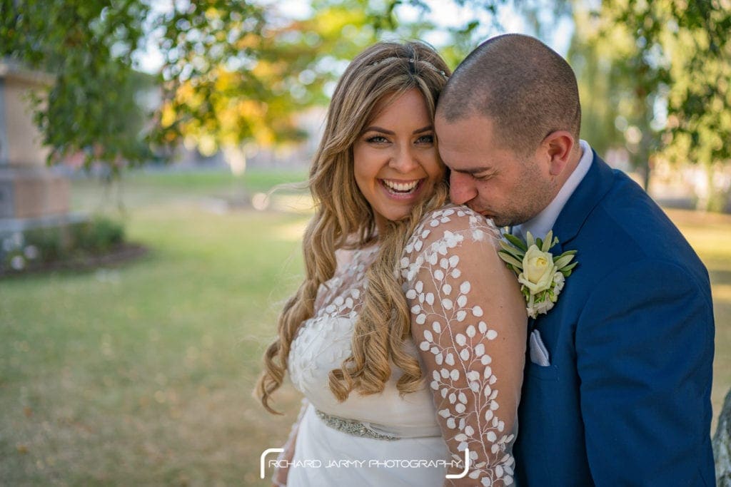 Gigi & Johnny, Norwich Cathedral Kiss